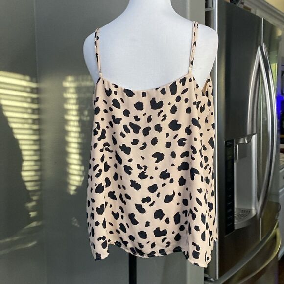 Socialite Leopard Cami Scalloped Vneck Tank - Picture 6 of 11